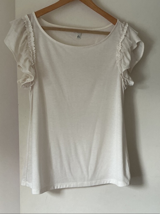 Banana Republic Tops - BANANA REPUBLIC Women's White Ruffle Sleeve Top - Classic Scoop Neck